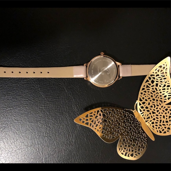 Charming Charlie NWOT Silicone strap watch - Picture 3 of 3